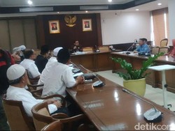 FUI Curhat ke Fadli Zon di DPR, Keluhkan PBB Mahal dan Larangan Sweeping