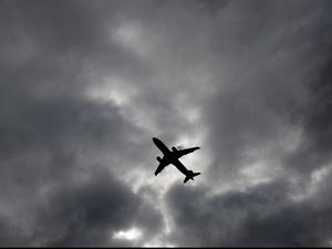 Mesin Bermasalah, Airbus A319 Batal Terbang, Penumpang Dievakuasi Mesin Bermasalah, Airbus A319 Batal Terbang, Penumpang Dievakuasi