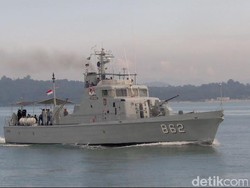 Dua Kapal Perang Diberangkatkan ke Banjarmasin untuk Korban Asap Malam Ini