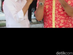 Jokowi dan Iriana Dapat Cincin Batu Satam dan Kinyang dari Adik Ahok