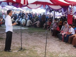 Di Belitung Timur, Jokowi Ingatkan Warga Tak Salahgunakan Kartu Sakti