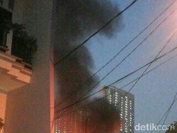 Kebakaran di Grogol Hanguskan 8 Rumah Warga