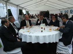 Sambut Ramadan, Dubes Peter Gontha Kenalkan Makanan Indonesia di Polandia