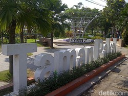 Taman Cantik di Pinggiran Kota pun Jadi Destinasi Wisata