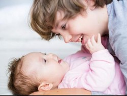 Tinggal Satu Rumah, Mengapa Sifat Kakak-Adik Berbeda?