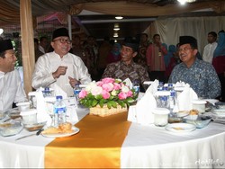 Jokowi dan Prabowo Bukber di Rumah Zulkifli, Reshuffle Kabinet Dibahas?