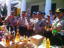 Kapolrestabes Bandung Ancam Tutup Kafe yang Jualan Miras Selama Ramadan