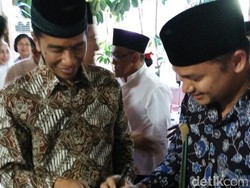 Kehangatan Jokowi dan Hanafi Rais Saat Buka Bersama di Rumah Ketua MPR
