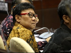 Pertanyaan Besar untuk Tjahjo Kumolo