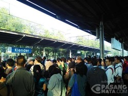 Gangguan Sinyal di Cipinang-Klender, Perjalanan KRL Terhambat