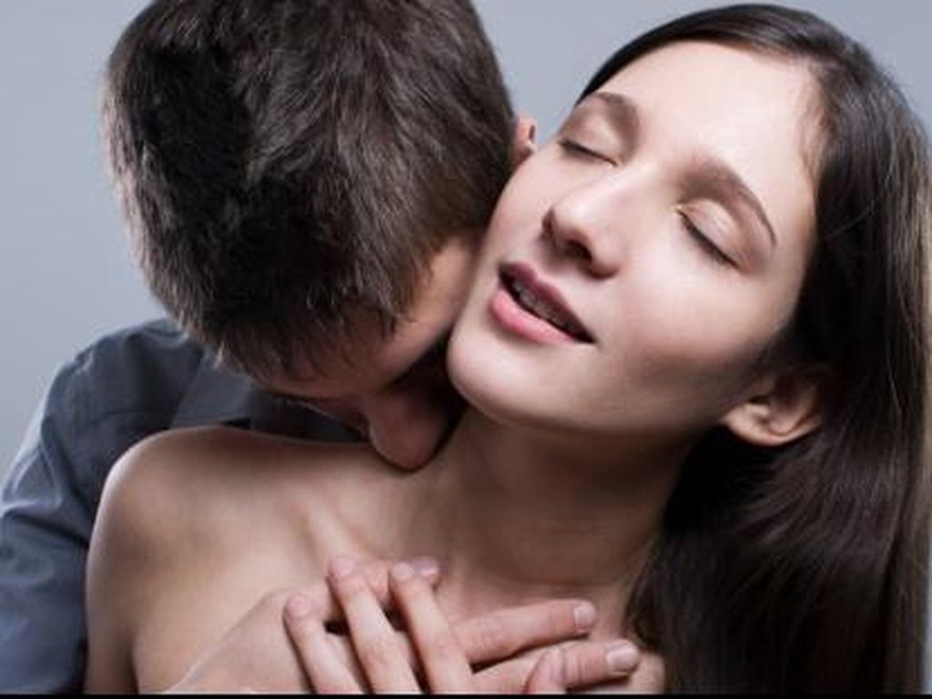 Ini 4 Tips Menstimulasi Puting Pria Untuk Orgasme