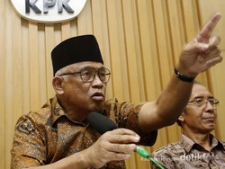 Ruki Tepis Tuduhan Romli soal Penetapan 36 Tersangka KPK