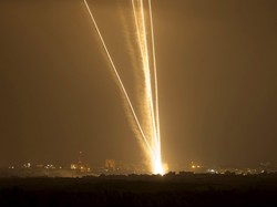 Diserang Roket, Israel Bombardir Posisi Hamas di Gaza