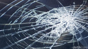 Tewas Usai Tabrak Taksi, Pemotor Lawan Arah di Tol Cijago Diduga Mabuk