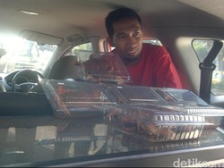 Ramadan, Pesepakbola ini Banting Stir Jualan Kepiting Asam Manis