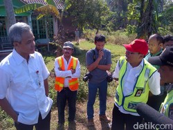 Cek Kondisi Jalan, Gubernur Ganjar: Jalan Rusak di Jateng Sudah Parah