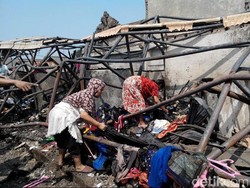 Jerit Tangis ABG Anggi yang Terbakar di dalam Kios Lokbin Ciracas