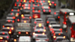 Info Kepadatan di Tol Arah Jakarta: Cililitan-Cawang, Tangerang-Kunciran