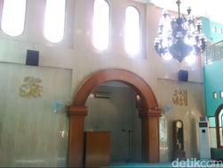 Wah, Jamaah yang Paling Rajin Salat di Masjid Jogokariyan Diumrahkan