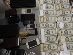 Didatangi Polisi, Ian Sedang Tidur Berbantalkan Gepokan Dolar