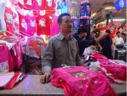 Karena Dipercaya, Suharjo Sukses Berbisnis Pakaian Anak