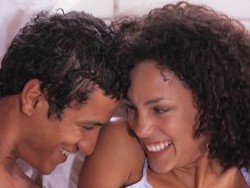 3 Remaja Ini Ciptakan Kondom Pendeteksi Penyakit yang Bisa Berubah Warna