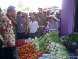 Pantau Harga Jelang Lebaran, Gubernur Ganjar Dicurhati Pedagang
