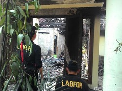 Puslabfor Polri Cek Lokasi Kebakaran di Pasar Minggu