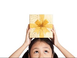 Beri Hadiah untuk Ajarkan Anak Berpuasa, Boleh Nggak Ya?