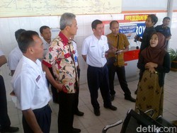 Pantau Stasiun Kroya, Gubernur Ganjar Cerita Pengalaman Buruk Naik KA