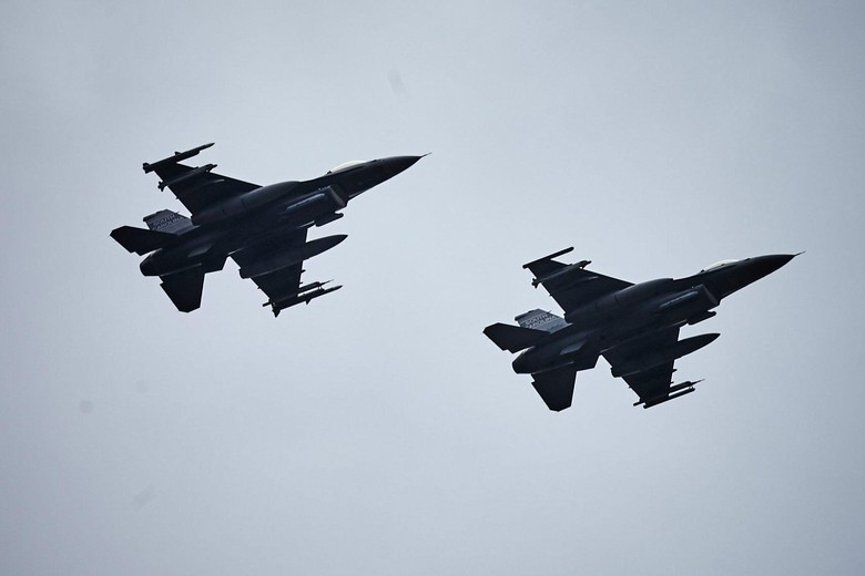 F16 Kecelakaan di Pekanbaru, Pilot dan Kopilot Selamat Tanpa Luka