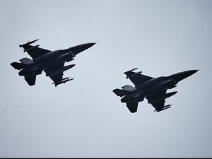 Jet F-16 Cegat Pesawat Cessna yang Melintas Saat Sidang Umum PBB Jet F-16 Cegat Pesawat Cessna yang Melintas Saat Sidang Umum PBB