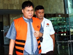 Anggota DPRD Musi Banyuasin Serahkan Uang Suap dari Bupati Pahri Azhari ke KPK