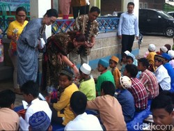 Kunjungi SD di Bantar Gebang, Venna Melinda Tanyakan Fasilitas yang Kurang