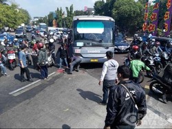 Motor Tertabrak TransJ di Pasar Baru, Lalin Tersendat