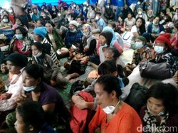 10 Hari Mengungsi, Ribuan Warga Tetap Terkena Abu Vulkanik Sinabung