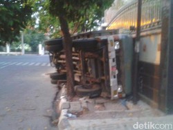 Buntut Truk Terguling, Kendaraan dan Jam Operasional Satpol akan Dievaluasi