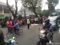 Metromini 75 Seruduk Penyeberang Jalan Hingga Tewas di Blok S