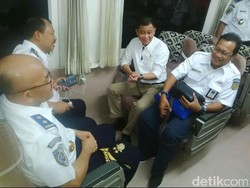 Tinjau Tol Cipali, Menteri Jonan Naik Kereta ke Cirebon