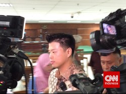 Mohon Keringanan Hukuman, Andrew Hidayat Akui Serahkan Uang ke Adriansyah