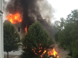 Pesawat Tabrak Rumah Mewah di AS, 3 Orang Tewas