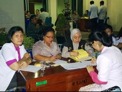 Keluarga Mulai Datangi Pos Ante Mortem di RS Adam Malik Medan