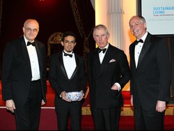 Asuransi Sampah Inspiratif Gamal Albinsaid Panen Penghargaan Kelas Dunia