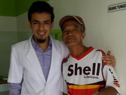 Cerita Pak Ponari dan Bocah Nisa yang Getarkan Hati dr Gamal Albinsaid