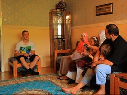 Kakak Beradik dari Austria ini Berlomba Jadi Hafiz