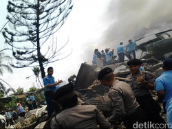 Keluarga Penumpang Hercules Berdatangan ke Posko Halim