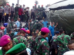 Saat Pasukan TNI dari Koarmabar, Polri, dan SAR Bersatu Evakuasi Hercules