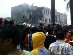 Begini Kondisi Hancurnya Ruko 2 Lantai yang Tertabrak Hercules di Medan