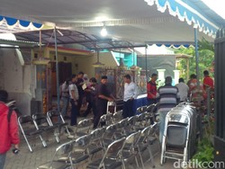 Kerabat Mulai Berdatangan ke Rumah Yahya Awak Hercules yang Jatuh di Medan