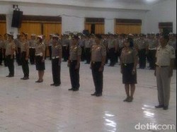 293 Polisi di Surabaya Naik Pangkat di Hari Bhayangkara Ke-69